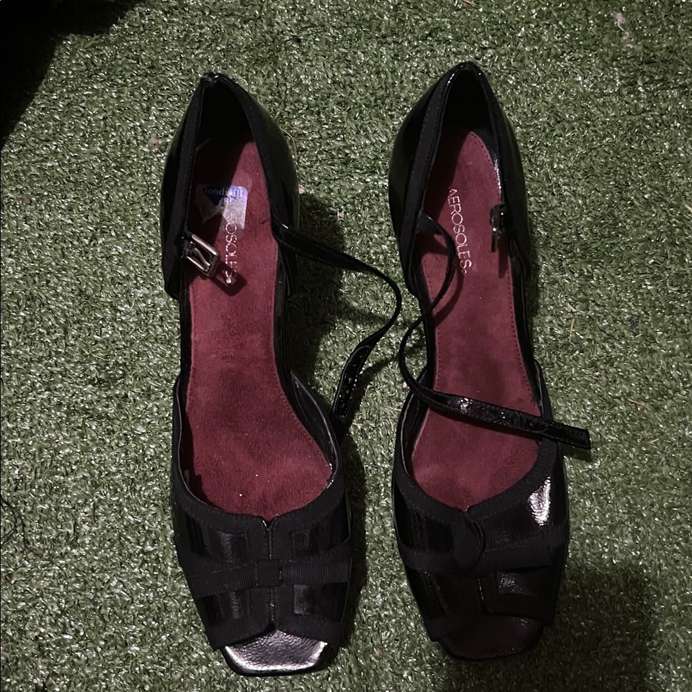 AEROSOLES Black Strappy Heels